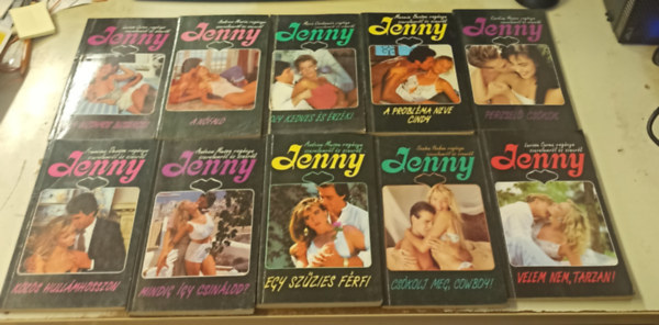10 db Jenny: A nfal +Oly kedves s rzki +A problma neve Cindy +Perzsel cskok +Kzs hullmhosszon +Mindig gy csinlod? +Egy szzies frfi +Cskolj meg cowboy! +Velem nem, Tarzan! +Az a bizonyos bizsergs.