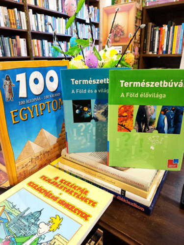 Ifj�s�gi ismeretterjeszt� k�nyvcsomag 8 darabos K�NYVMENT� AJ�NLAT: 100 �llom�s - 100 kaland: Egyiptom, K�pes di�klexikon, A ker�kp�r fejl�d�st�rt�nete-Ker�kp�ros ismeretek, Fantasztikus term�szetrajz, Neves kifejez�sek, sz�ll�