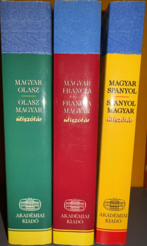 3 db sz�t�r  ( egy�tt ) 1. Magyar spanyol - spanyol magyar �tisz�t�r, 2. Magyar olasz - olasz magyar �tisz�t�r, 3. Magyar francia - t�r�k magyar �tisz�t�r