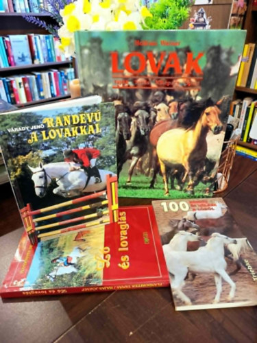 Lovas k�nyvcsomag 4 darabos: Lovak (fajt�k, tart�s, kik�pz�s, sport), Randev� a lovakkal, 100 k�rd�s �s v�lasz a l�r�l, L� �s lovagl�s