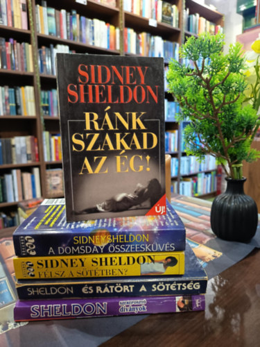 Sidney Sheldon k�nyvcsomag 5 darabos K�NYVMENT� AJ�NLAT: R�nk szakad az �g!, A Domsday �sszeesk�v�s, F�lsz a s�t�tben?, ...�s r�t�rt a s�t�ts�g, Szereposzt� d�v�nyok