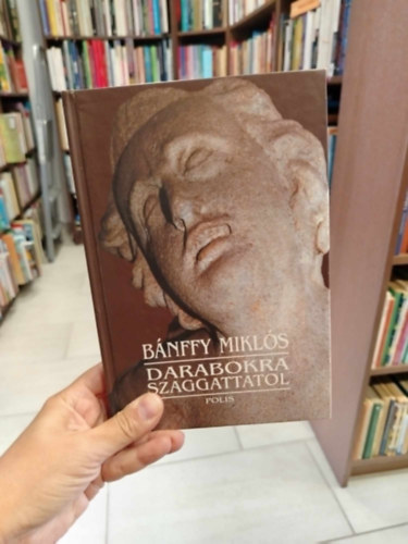 Darabokra szaggattatol