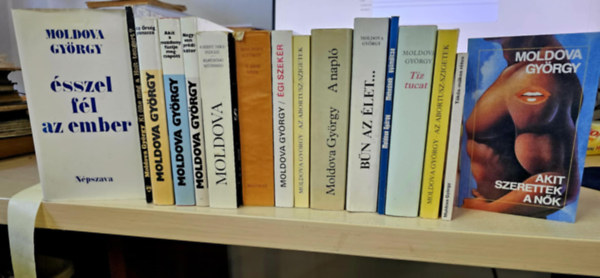 15db Moldova Gyrgy ktet, KNYVMENT AJNLAT: sszel fl az ember+ Az rsg panasza+ Akit a mozdony fstje megcsapott+ Negyven prdiktor+ A Szent Imre-indul/ Elhzd szzessg+ A szent tehn+ gi szekr+ Az abortusz-szigetek+