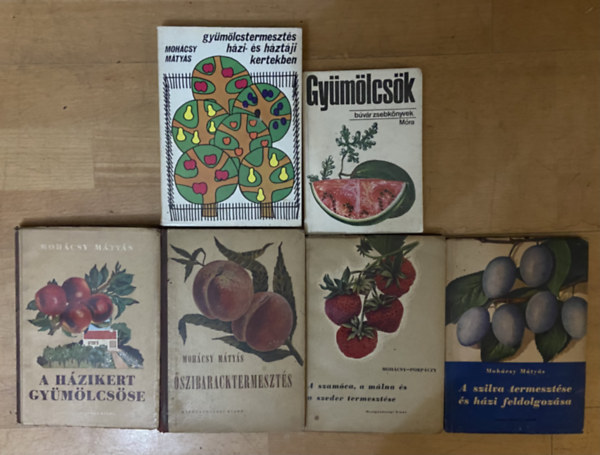 5 db k�nyv a gy�m�lcstermeszt�sr�l + 1db aj�nd�k b�v�r zsebk�nyv - A h�zikert gy�m�lcs�se, �szibaracktermeszt�s, A szam�ca, a m�lna �s a szeder termeszt�se, A szilva termeszt�se �s h�zi feldolgoz�sa, Gy�m�lcstermeszt�s h�z