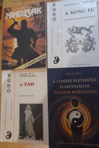 4 db harcmvszettel kapcs. knyv: Gy. Horvth Lszl: Nindzsk, David Chow-Richard Sangler: A kung fu trtnelme.... Mantak Chia: A stressz leterv alaktsnak taoista mdszerei, Zsolt Pter (szerk.): Az egyik t a harcmvsze