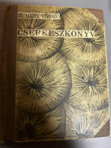 Cserk�szk�nyv (A cserk�sz�letre k�sz�l� magyar fi�k sz�m�ra)