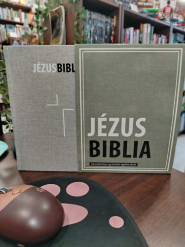 J�zus Biblia Hatvanhat k�nyv, egy t�rt�net egyetlen n�vr�l