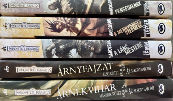 5 db Forgotten Realms k�nyv: �rnyfajzat + �rny�kvihar, Pengedalnok + A mennyd�rg�s gyeremeke + A l�nc mestere