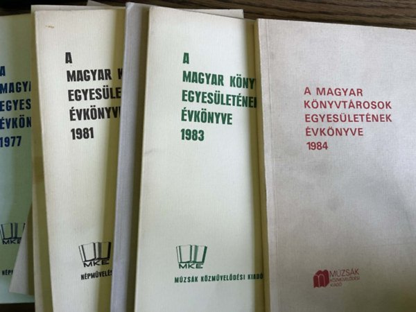A Magyar K�nyvt�rosok Egyes�let�nek �vk�nyve 1973 -1984