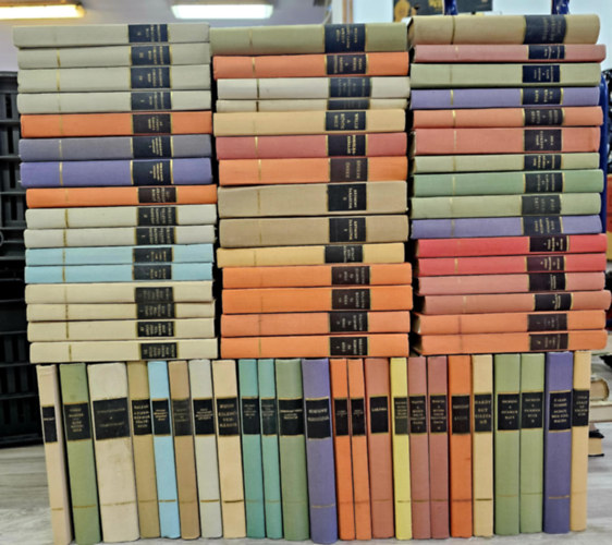 50db reg�ny, 70 k�tetben a Vil�girodalom remekei sorozatb�l, K�NYVMENT� AJ�NLAT