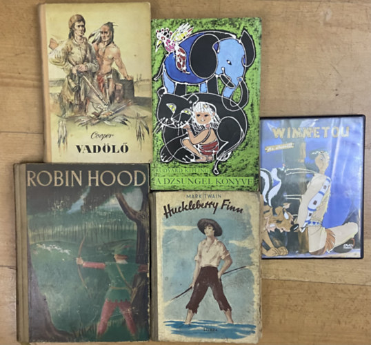 4 db klasszikus ifj�s�gi reg�ny + 1 db aj�nd�k DVD - Robin Hood, A dzsungel k�nyve, Huckleberry Finn, Vad�l�, Winnetou - Az �lserif
