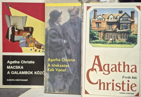 Ferde h�z + A titokzatos k�k vonat + Macska a galambok k�z�tt ( 3 db Agatha Christie k�nyv )