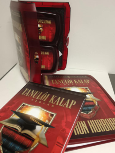 L. Ron Hubbard - Tanuli kalap tanfolyam -Tanulsi hangszalagok - 1-8. elads -  10 darab lemez, manyag tokban.+Tanuli kalap+Tanuli kalap sztr