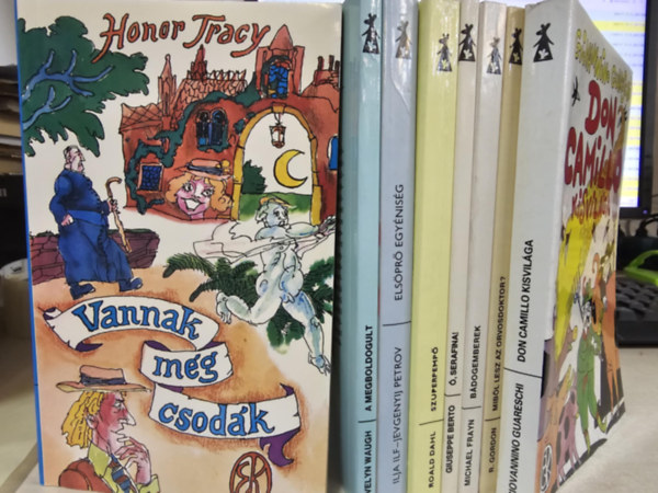 8db k�tet, K�NYVMENT� AJ�NLAT: Vannak m�g csod�k+ A megboldogult+ Els�pr� egy�nis�g+ Szuperpemp�+ � Serafina+ B�dogemberek+ Mib�l lesz az orvosdoktor?+ Don Camillo kisvil�ga