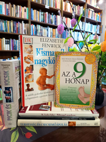 Baba- mama k�myvcsomag 6 darabos K�NYVMENT� AJ�NLAT: Az a 9 h�nap, Kismam�k nagyk�nyve, M�lt�s�ggal meg�rkezni..., M�r �lsz, Terhess�g �s csecsem��pol�s, Picik �s kicsik