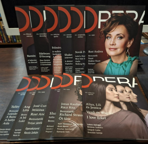 12 db Opera Magazin (sz�rv�nysz�mok): 2012/2013: 4-5. sz�m, 2013/2014: 9-10. sz�m, 2014/2015: 12., 14-15. sz�m, 2015/2016: 16-17. sz�m, 19. sz�m, 22. sz�m, 2017/2018: 28. sz�m