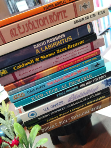 K�NYVMENT� AJ�NLAT, 15 DB. Fantasy, Sci-fi. A majmok bolyg�ja, Az �js�lyom r�pte, �den, T�l�l�k: A labirintus, Zzzz-�rzavar, S�rk�nyfalu gyermekei (A v�lgy szellem�nek bossz�ja), A Mars hercegn�je, A Mars ura, Star Wars: Han Solo a