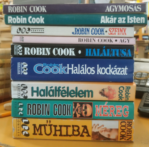 9 db Robin Cook: Agymoss; Akz az Isten; Szfinx; Agy; Halltusa; Hallos kockzat; Hallflelem; Mreg; Mhiba