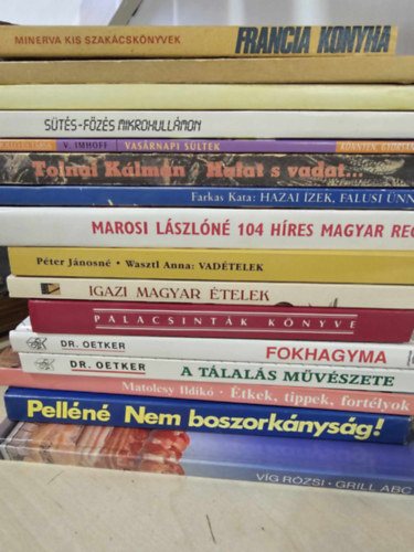 16db gasztronmiai ktet, knyvcsomag: Grill ABC, Nem boszorknysg, tkek-tippek-fortlyok, A tlals mvszete, Fokhagyma, Palacsinta knyv, Igazi magyar telek, Vadtelek, 104 hres magyar recept, Hazai zek-falusi nnepek, Halat