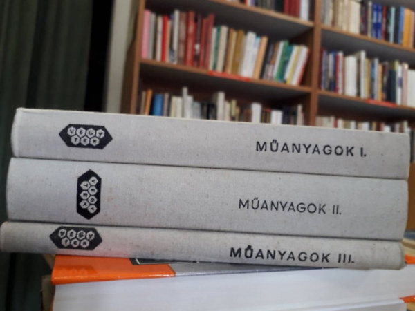 Mszaki katalgus: Manyagok I-III.