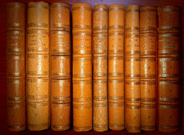 9 klasszikus a Magyar Helikon fl-/ brktses, sorszmozott sorozatbl: Clves hercegn (914), letem (1349, Csehov), Makar Csudra (172), Medveszem (588), Az ifj Werther szenvedsei (716), Furcsa histrik (412), Zadig (372),  A vado