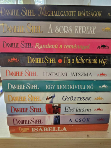 10db Danielle Steel, knyvcsomag: A csk, Isabella, Els ltsra, Gyztesek, Egy rendkvli n, Hatalmi jtszma, Ha a hbornak vge, Randev a remnnyel, A sors kereke, Meghallgatott imdsgok,