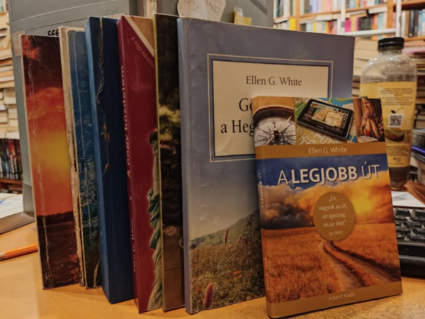 8 db Ellen White: A boldogsg tjn; A legjobb t; A nagy kzdelem; A vilg remnye; Gondolatok a Hegyi Beszdrl; Jzus lete; Jzushoz vezet t; Megszentelt let