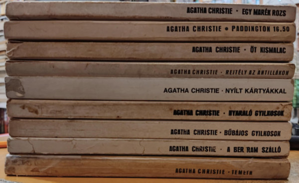 9 db Agatha Christie: A Bertram szll; Bbjos gyilkosok; Egy mark rozs; Nyaral gyilkosok; Nylt krtykkal; Rejtly az Antillkon; t kismalac; Paddington 16.50; Temetni veszlyes