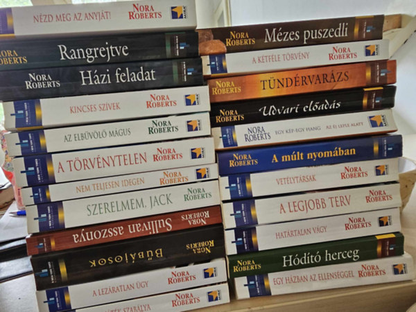 23db Nora Roberts ktet, knyvcsomag: 10 db Nora Roberts: A jtk szablya + A lezratlan gy + Bbjosok +Sullivan asszonya + Szerelmem Jack+ Nem teljesen idegen+ A trvnytelen+ Az elbvl mgus+ Kincses szvek+ Hzi feladat+ Rang