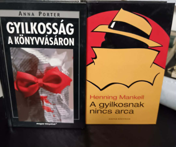 A gyilkosnak nincs arca+Gyilkoss�g a k�nyvv�s�ron