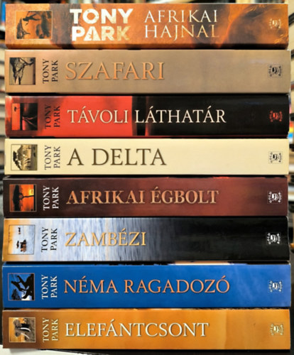 Tony Park könyvgyűjtemény (8 db könyv) / Zambézi, Távoli láthatár, Elefántcsont, Néma ragadozó, A Delta, Afrikai hajnal, Afrikai égbolt, Szafari