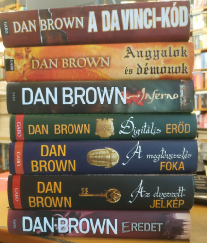 7 db Dan Brown knyv: Digitlis erd + Angyalok s dmonok + A megtveszts foka + A Da Vinci-kd + Az elveszett jelkp + Eredet + Inferno