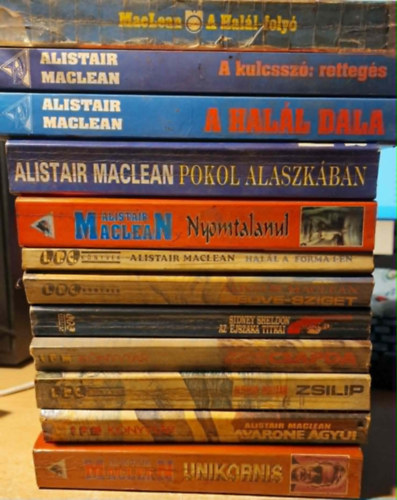 12db Alistair Maclean k�nyvek.