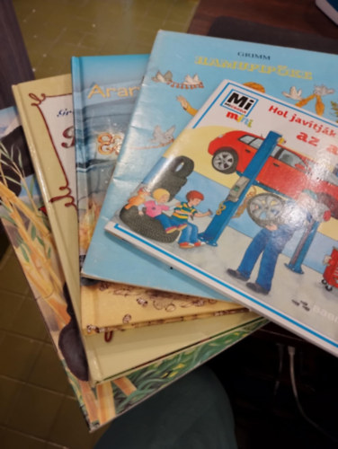 Gyerek knyvcsomag 5 darabos KNYVMENT AJNLAT: Emlsk elrhet kzelsgben, Grimm-mesk: Hamupipke, Aranykulcsocska, Grimm - Hamupipke, Hol javtjk az autt? - Mi MICSODA mini fzet