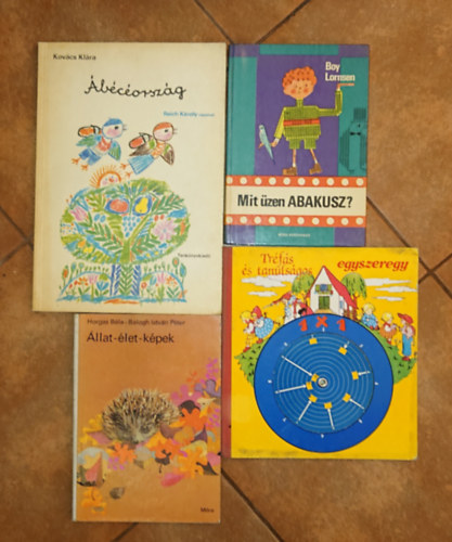 4 gyerekk�nyv k�v�ncsi kisdi�koknak: Mit �zen az abakusz?, �llat-�let-k�pek, Tr�f�s �s tanuls�gos egyszeregy, �b�c�orsz�g