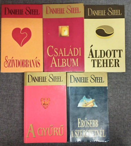(5db) Danielle Steel romantikus knyvcsomag: Szavdobbans / Csaldi album / ldott teher / A gyr / Ersebb a szeretetnl