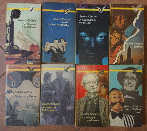 8 krimi Agatha Christie-tl: Gloriett a hullnak, A  titokzatos Kk vonat, Az Ackroyd-gyilkossg, Mrs. McGinthy halott, Gyilkossg a paplakban, Holttest a knyvtrszobban, A kristlytkr meghasadt, jfltjt