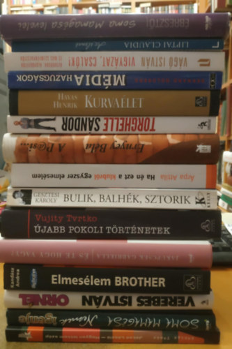 15 sb Celeb pakk: jabb pokoli trtnet; s te hogy vagy?; Elmeslem Brother; Ornl; Nemek igenje; Jks Lszl - Hogyan lettem szp; A leveg ura; A p@si; Ha n ezt a klubrl egyszer elmeslem; Bulik, balhk, sztorik; Az lomn; Vi