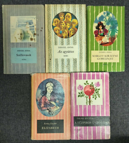 (5db) Cskos Knyvek ifjsgi knyvcsomag a 12-16. ves korosztly szmra: Szllovasok / Az egyttes / Margot kirlyn goblenjei / Elizabeth / A tzpiros veggmb