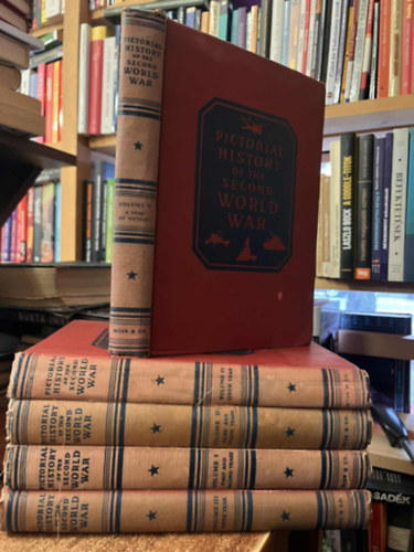 Pictorial History of the Second World War I-V. / A m�sodik vil�gh�bor� k�pes t�rt�nete I-V.