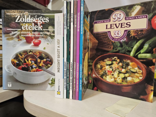 8db szak�csk�nyv, K�NYVMENT� AJ�NLAT: 99 leves+ 99 k�r�t�s �s f�zel�k+ 99 sz�rnyas�tel+ 99 h�s�tel+ 99 egyt�l�tel+ 99 z�lds�gt�l+ Megint seg�t a s�f+ Z�lds�ges �telek