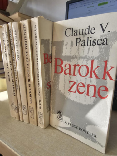 7db zenei k�tet: A klasszikus st�lus+ Wagner- operakalauz+ Bart�k-kalauz+ �r�k muzsika+ A zene t�rt�nete+ Beethoven �s kilenc szimf�ni�ja+ Barokk zene