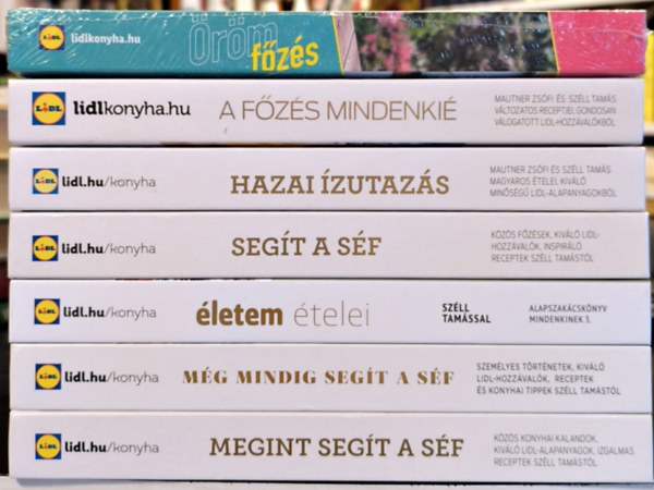 LiDL - 7 db LIDL szak�csk�nyv: Seg�t a s�f; Megint seg�t a s�f; M�g mindig seg�t a s�f; �letem �telei; Hazai �zutaz�s; A f�z�s mindenki�, �r�m f�z�s.