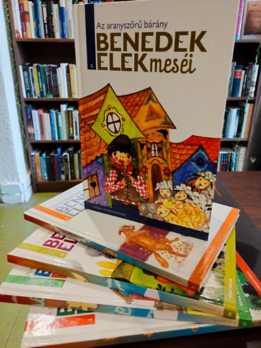 Benedek Elek knyvcsomag 5 darabos: A csodaszarvas (Benedek Elek mesi 1.), A kis gmbc (Benedek Elek mesi 11.), A szerencsekrajcr, ssed, ssed, botocskm! (Benedek Elek mesi 5.), Az aranyszr brny (Benedek Elek mesi 3.)