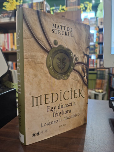Matteo Strukul - Mediciek - Egy dinasztia f�nykora - Lorenzo il Magnifico