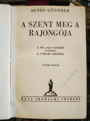 A szent meg a rajong�ja