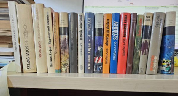 18 db Szilvsi Lajos knyv, KNYVMENT AJNLAT: Bujkl a hold+ Metszspont+ Kinek a sorsa?- Vzvlaszt+ Egyszer-volt szerelem+ Ott fenn a hegyen+ Appassionata+ Lgszomj+ s mgis rizetlenl+ A nma+ Llekharang+ Albrlet a Sp ut