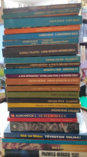A. Tolsztoj, A. s B. Sztugackij, Zsoldos Pter Karinthy Frigyes - 24 db KNYVMENT AJNLAT, fantasy: A leghosszabb jszaka+A delejes hall+A kk sziget+A psziborgok lmai+A szkafander slya+Alfa s Omega/Hhd a szakadk fltt+Garin mrnk hiperboloidja+Atlentisz+A fekete bolyg testvrei+Var