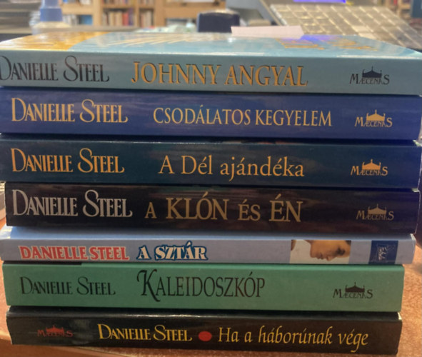 7 db Danielle Steel k�nyvcsomag