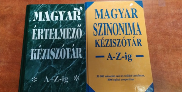 2 db knyv: Magyar rtelmez kzisztr, Magyar szinonima kzisztr